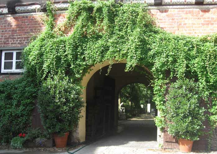Bild der Toreinfahrt von Schloss Ahlden